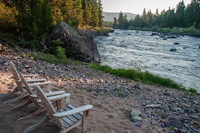 Pinnacle Camp - Relax on the shore of the Blackfoot River