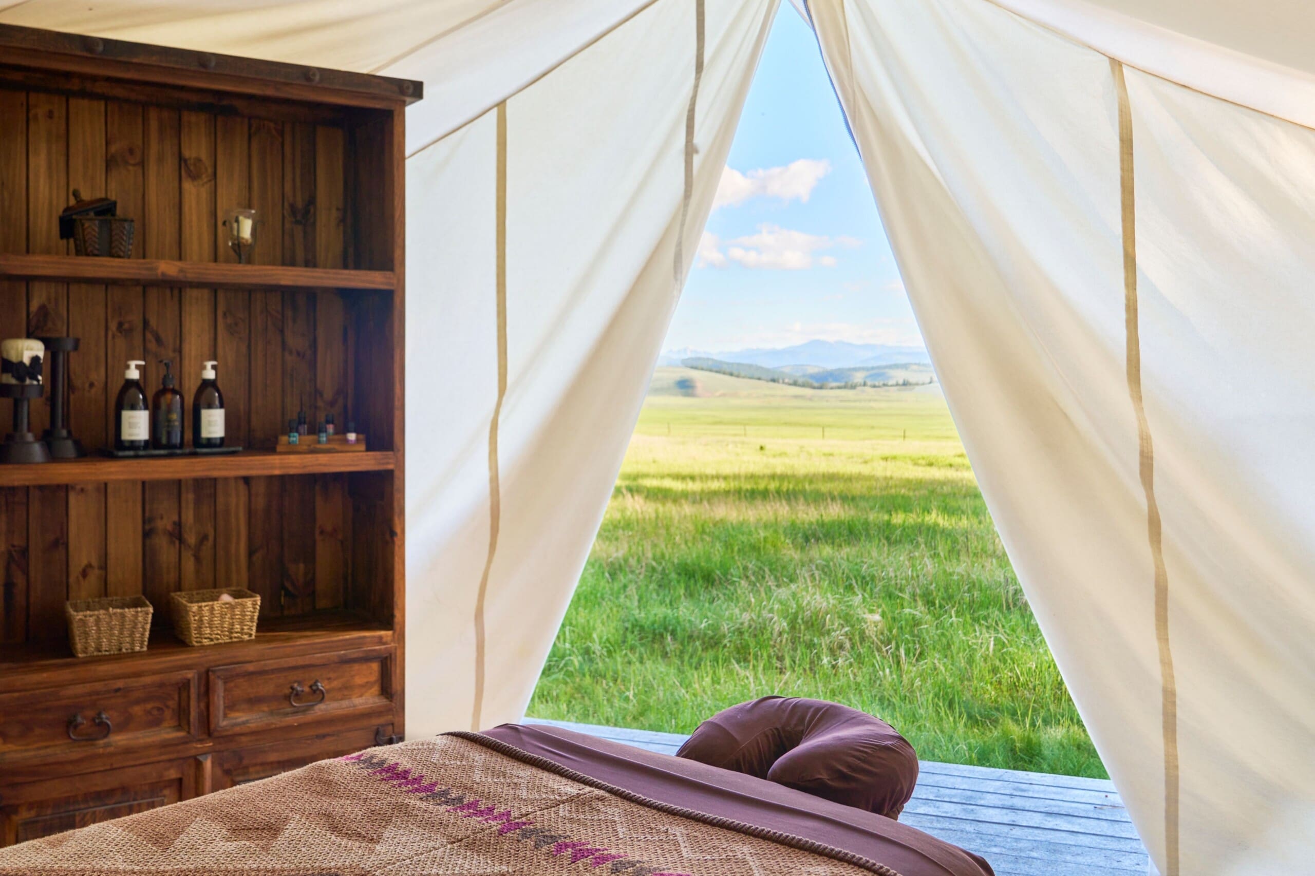 Spa massage chair in canvas tent | Paws Up | Spa retreats Montana